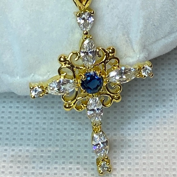 COPY - Gold Filled Cross Necklace! - Picture 6 of 12